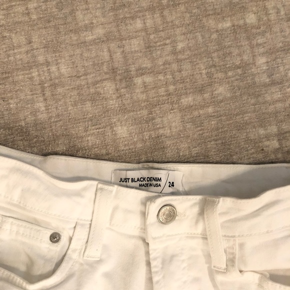 Just Black Denim White Jeans size 24 (NWOT) - Picture 3 of 3